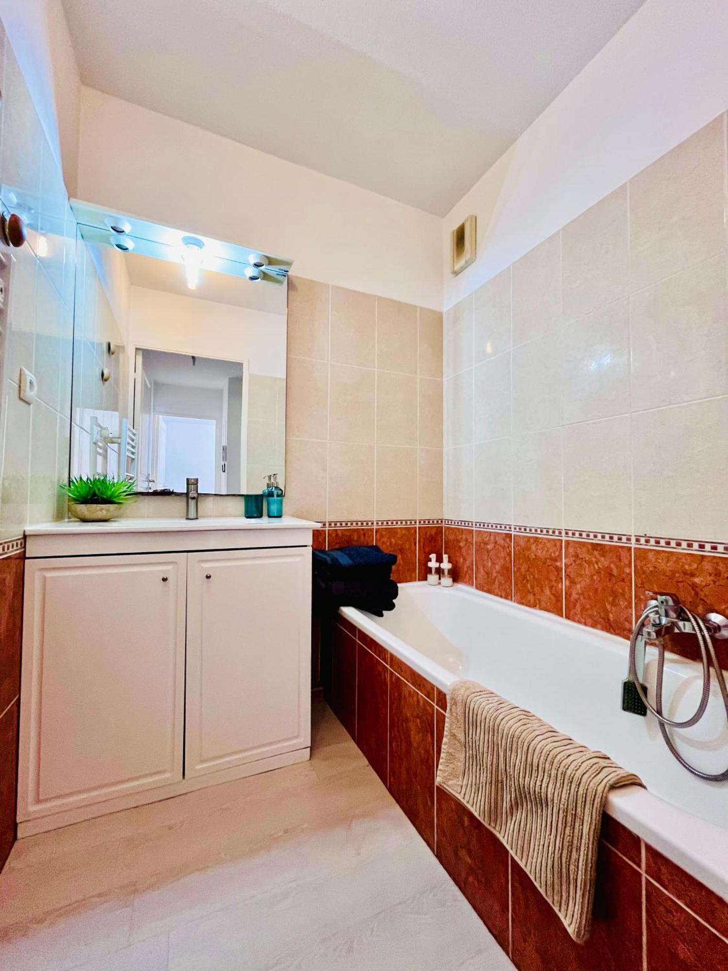 Magnificent Renovated Apartment, 2 Rooms Of 45 M2, Close Tothe Sea, Top Floor, Terrace Nice Exteriör bild